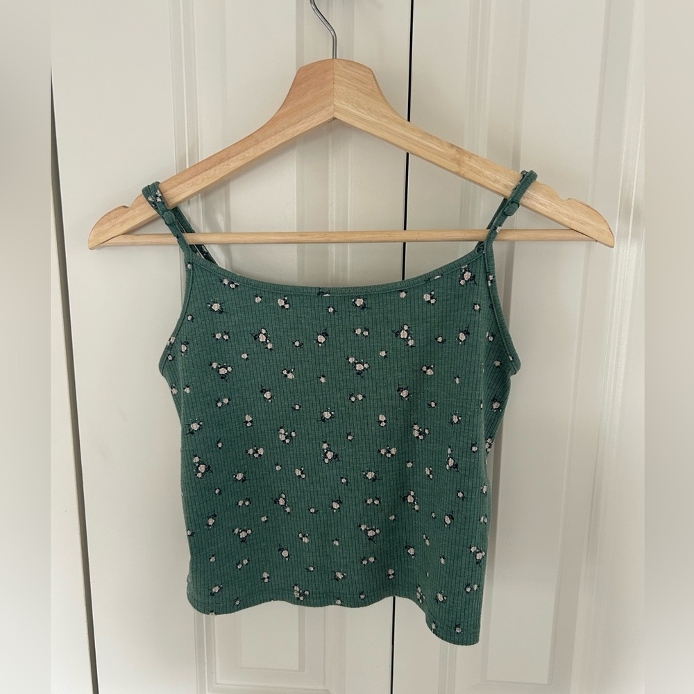 ❤️4 for $25❤️ American eagle cropped‎ floral top size medium